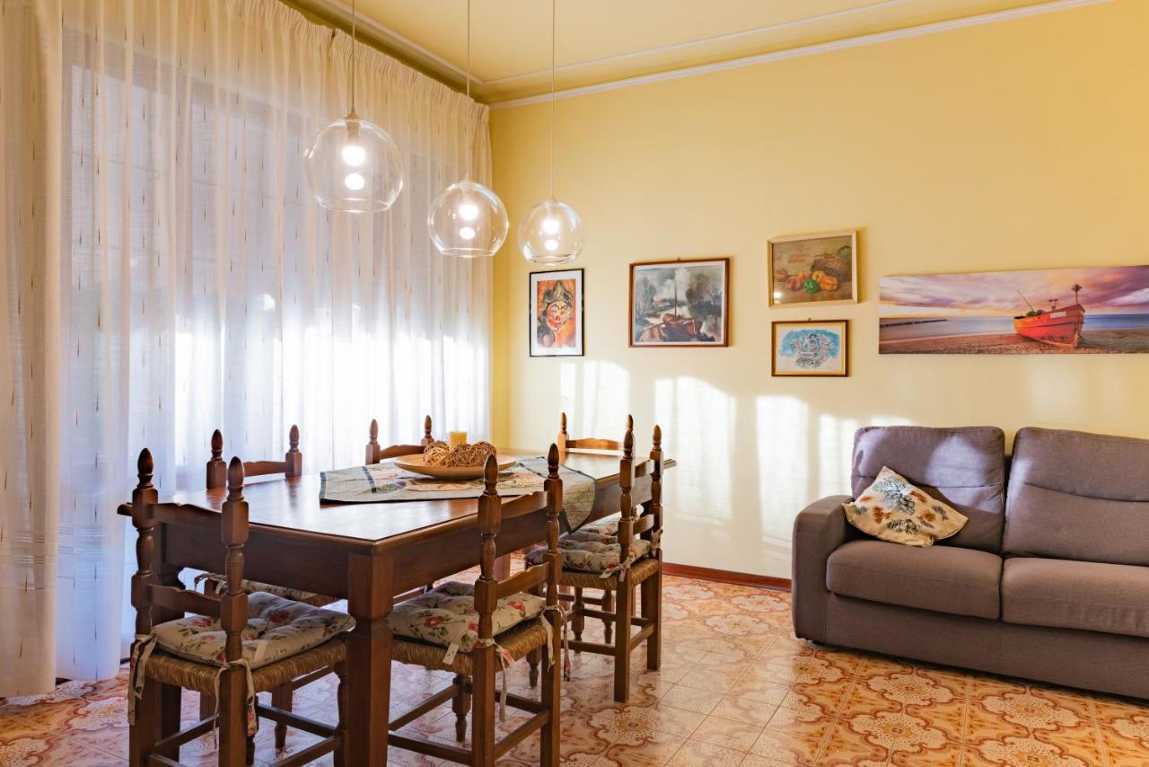 Apartment Holiday Versilia Camaiore Exterior foto
