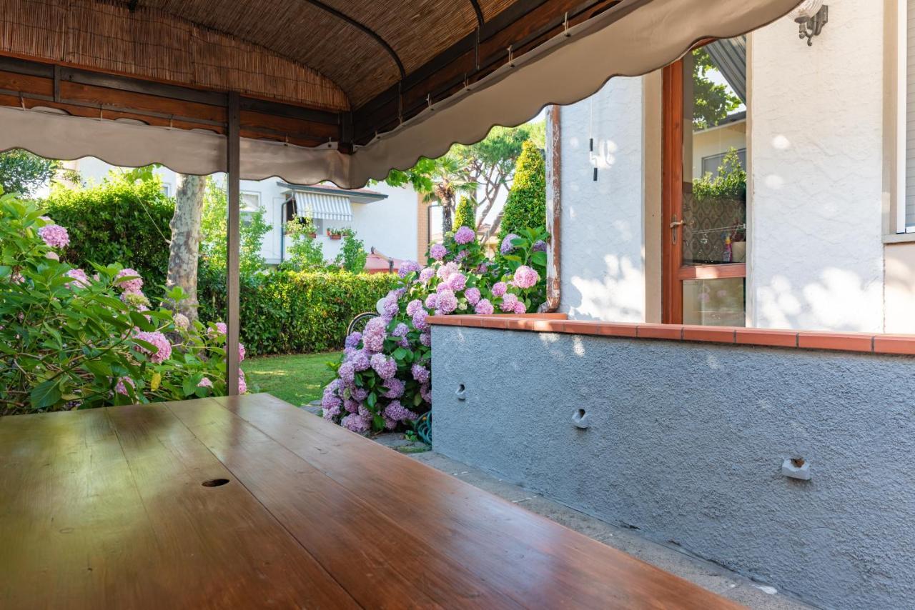 Apartment Holiday Versilia Camaiore Exterior foto